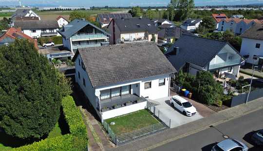 Bild von Großzügiges Einfamilienhaus mit gepflegtem Garten in sehr guter Lage