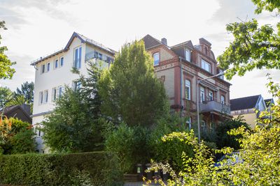 Mehrfamilienhaus mit Anbau und großem Potential