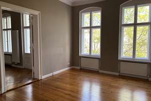 4-Zimmer Altbauwohnung mit offener Küche, Dielenboden und Stuck - Keine Käuferprovision – Uhlandstraße 145, 10719 Wilmersdorf, Berlin – Vorschaubild 9