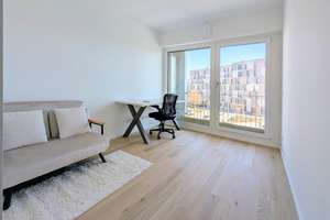 Erstbezug im "Patio Pasing": Löffelfertig möblierte 3-Zimmer-Wohnung mit Loggia & Home-Office – Hermine-von-Parish-Straße 49, 81245 Neupasing, München – Vorschaubild 7