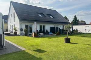Ihr Traumhaus zur Miete! Hochwertig ausgestattete Doppelhaushälfte mit Stellplatz und Garage – Die vollständige Adresse der Immobilie erhältst du vom Anbieter., 4838 Eilenburg – Vorschaubild 4