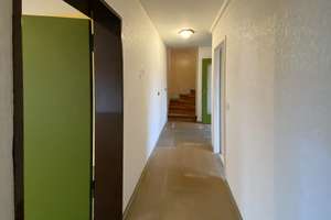 NBG-EIBACH: KOMPLETT SANIERUNGSBEDÜRFTIGES 2-FAMILIEN-REIHENMITTELHAUS OHNE GARAGE IN RUHIGER LAGE – Riedenburger Straße 39, 90451 Röthenbach Ost, Nürnberg – Vorschaubild 19