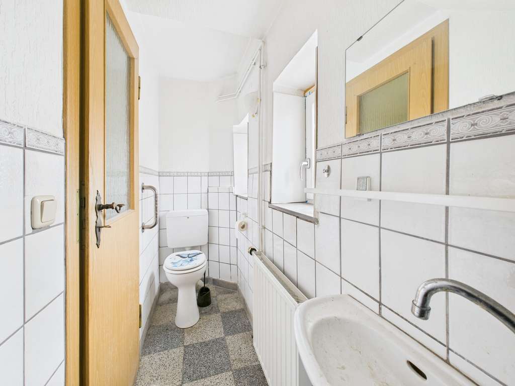 Immobilie in Erkelenz - Wo Familie wachsen darf - charmantes Zweifamilienhaus mit viel Raum zum Leben. - Bild 4