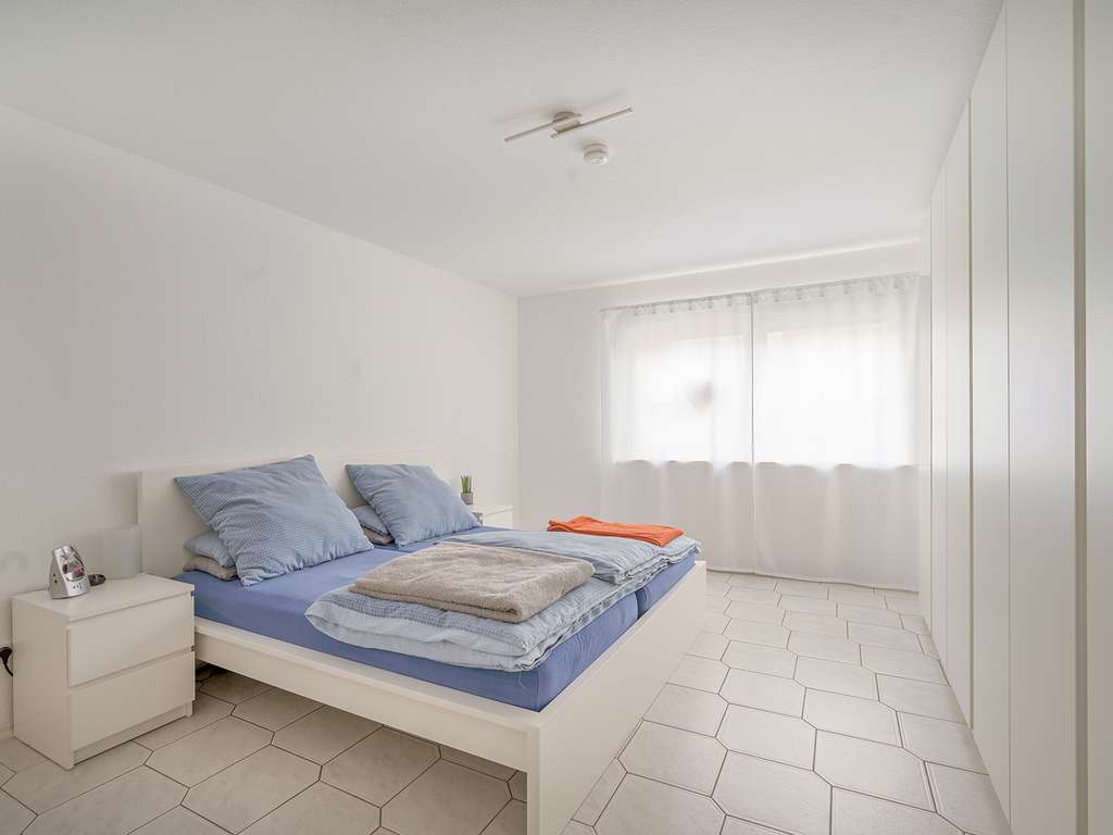 Immobilie in Oberhausen-Rheinhausen - Kapitalanlage mit Substanz: Mehrparteienhaus mit Entwicklungspotenzial - Bild 3