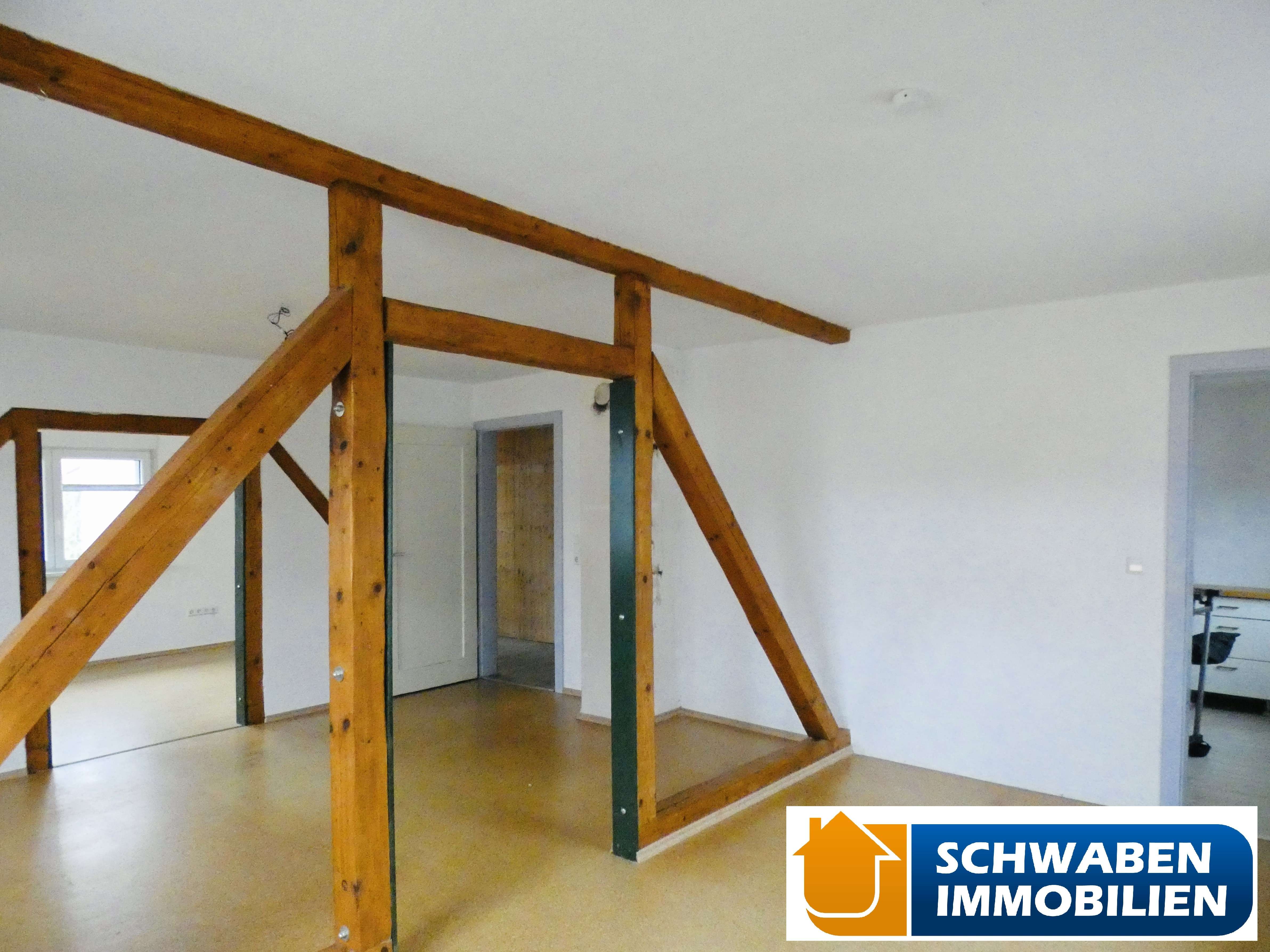 Immobilie in Asselfingen - BARRIEREFREIE 4-ZIMMER-WOHNUNG mit Balkon, Doppelgarage und Nebengebäude in Asselfingen zu verkaufen - Bild 0