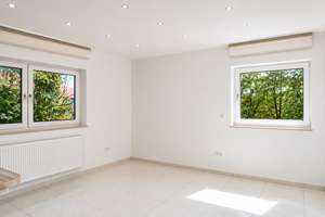 4 Zimmer Wohnung. Wohnkomfort, Balkon, Einbauküche in gefragter Lage von Salzgitter-Lebenstedt – 38226 Lebenstedt, Salzgitter – Vorschaubild 3