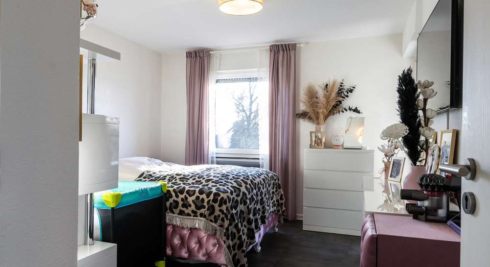 Immobilie in Wolfschlugen - Entspanntes Familienleben: 4 Zimmer mit Balkon und stressfreiem Parken dank Garage & Stellplatz. - Bild 0