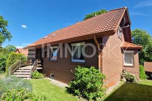 ! Traumhaftes 2 Familienhaus ! Moderne EBK Garten 919 qm Grundstück !! – Die vollständige Adresse der Immobilie erhältst du vom Anbieter., 31542 Bad Nenndorf – Vorschaubild 1