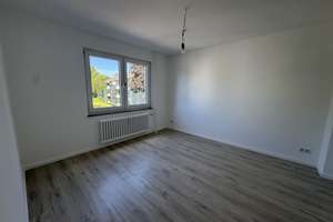 Renovierte 2-Zimmerwohnung mit *Balkon* – Mozartstraße 13, 47226 Rheinhausen-Mitte, Duisburg – Vorschaubild 3