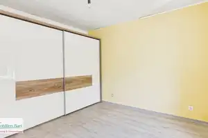 FREISTEHENDES WOHNHAUS MIT ÜBERDACHTEM BALKON UND SICHT INS GRÜNE IN FREUDENBURG! – Trier-Saarburg (Kreis) – Vorschaubild 5