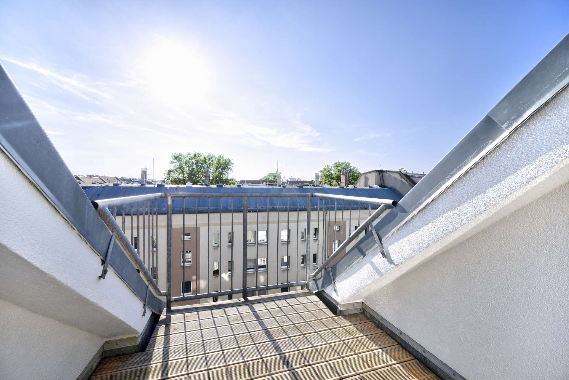 ⭐️ Über den Dächern Berlins: Helle 3 Zi-DG-Whg mit Blk, 2 Schlafzimmern in guter Lage von Weißensee, Berlin – Bild 4