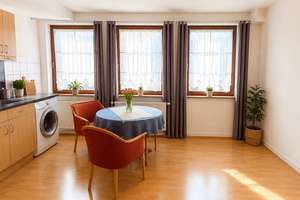 Helle 2-Zimmer-Wohnung mit Einbauküche in Duisburg-Neudorf