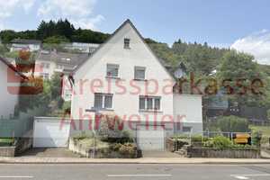 Großzügiges Einfamilienhaus in zentraler Lage! – Ahrweiler (Kreis) – Vorschaubild 1