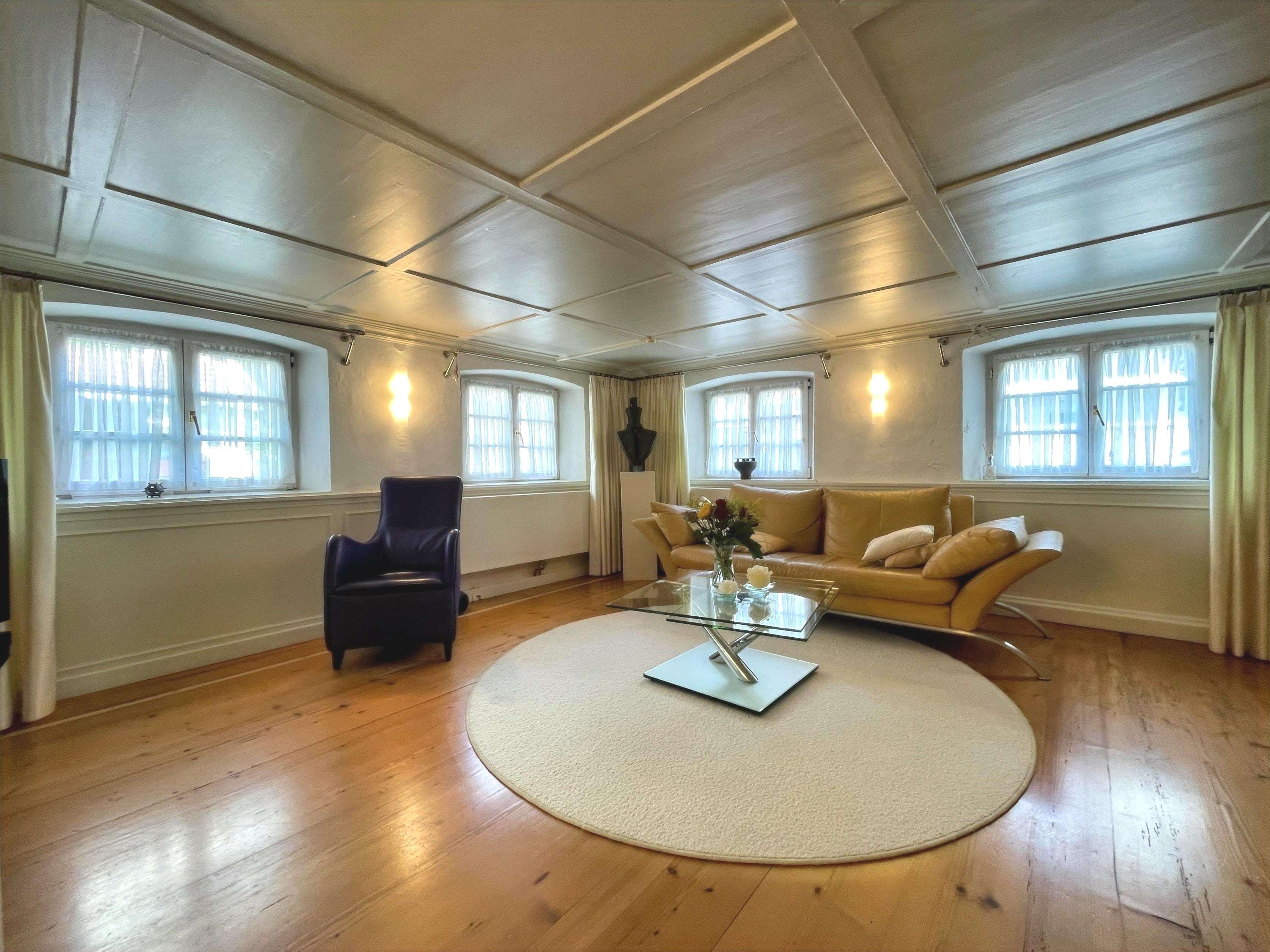 Immobilie in Unterthingau - Seltene Gelegenheit - stilvoll saniertes Bauernhaus mitten im Ostallgäu - Bild 1