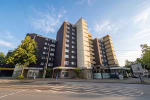 Wohnen mit Komfort, Aussicht und Tiefgarage – Die vollständige Adresse der Immobilie erhältst du vom Anbieter., 44866 Wattenscheid-Mitte, Bochum – Vorschaubild 2