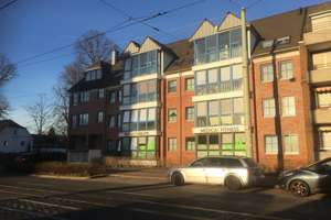 Helle Dachgeschosswohnung mit Loggia