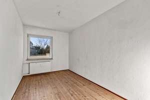Geräumig und gepflegt: 4-Zimmer-Wohnung in Kiel-Elmschenhagen – Die vollständige Adresse der Immobilie erhältst du vom Anbieter., 24147 Elmschenhagen, Kiel – Vorschaubild 5