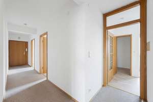 Renovierungsbedürftige 3-Zimmer-Etagenwohnung im gepflegten Gemeinschaftseigentum ohne Aufzug!