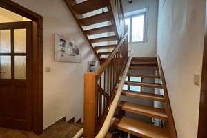 Kurze Weg für Ihre Kinder!...Einfamilienhaus in Herzogenaurach – Die vollständige Adresse der Immobilie erhältst du vom Anbieter., 91074 Herzogenaurach – Vorschaubild 8