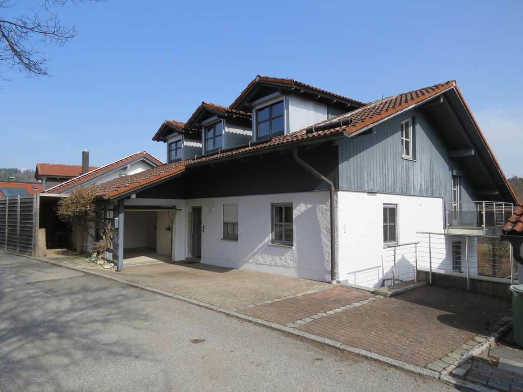 Immobilie in Hunderdorf - Einfamilien-Landhaus mit ELW in absolut ruhiger Ortsrandlage zw. Bogen und St. Englmar - Bild 4