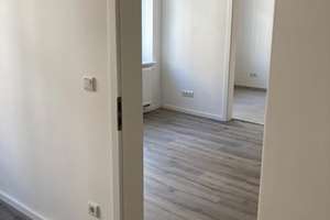 Zweitbezug nach Sanierung! Großzügige 3-Zimmerwohnung mit Laminat, Balkon, Wanne und Einbauküche! – Pestalozzistraße 8, 9130 Sonnenberg, Chemnitz – Vorschaubild 2