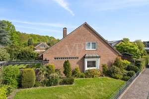 Wohnen im Grünen – gepflegtes Einfamilienhaus mit Garten und Ausbaureserve in Senden – Die vollständige Adresse der Immobilie erhältst du vom Anbieter., 48308 Senden – Vorschaubild 2