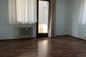 Sonnige 3 Zi. Wohnung für WG oder Einzelperson – Luisenstr. XY, 75172 Pforzheim – Vorschaubild 2