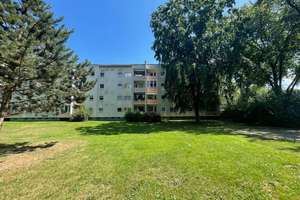 Balkonwohnung mit 3 Zimmern im 3. Obergeschoss in Bremen-Vahr – Kurt-Schumacher-Allee 38, 28327 Neue Vahr Südost, Bremen – Vorschaubild 2