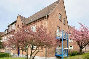 Exklusive Dachgeschosswohnung in Warnemünde - hochwertig saniert & stilvoll modernisiert – Die vollständige Adresse der Immobilie erhältst du vom Anbieter., 18119 Seebad Warnemünde, Rostock – Vorschaubild 2