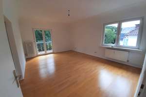Schöne, helle 3-Zimmer-Wohnung mit überdachtem Balkon und Garage  in Wiesbaden Sonnenberg