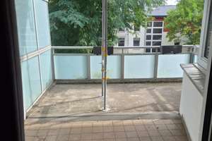Helle 4-Zimmer-Dachgeschosswohnung mit Balkon, Stellplatz & modernisierter Ausstattung in Oberhausen – 46119 Osterfeld-Ost, Oberhausen – Vorschaubild 9