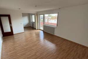 Eigentumswohnung mit Balkon, Aufzug und Garage