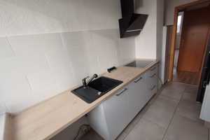 Freundliche 3-Zimmer-Wohnung mit Balkon, neuer Einbauküche und Stellplatz – Diesterwegstraße 2, 39110 Magdeburg – Vorschaubild 1
