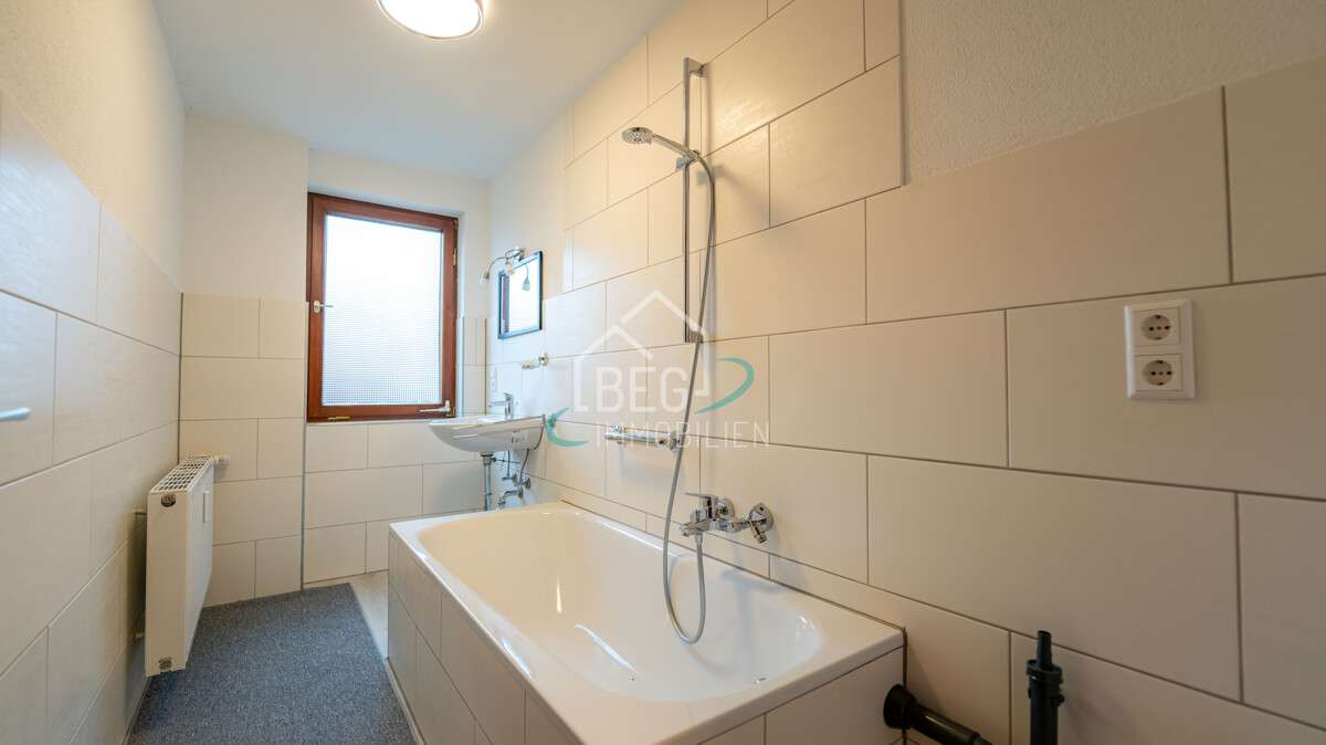 Immobilie in Gaildorf - Großzügiges Wohnobjekt mit Potenzial für vielfältige Nutzungskonzepte - Bild 1