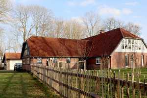 Einzigartiger 8-Zi-Ferienhof, großes Grundstück, wunderschönes Fachwerk, Kamin und Doppelgarage! – Wesermarsch (Kreis) – Vorschaubild 7