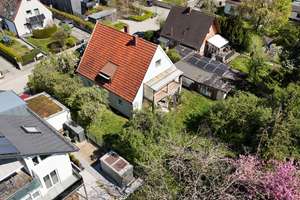 Ein-/Zweifamilienhaus - viel Garten - mit Sanierungsanspruch – Die vollständige Adresse der Immobilie erhältst du vom Anbieter., 81825 Gartenstadt Trudering, München – Vorschaubild 2