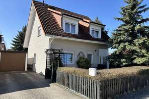 Sanierungsobjekt in Arnsdorf – Einfamilienhaus mit Potenzial zur individuellen Gestaltung – Die vollständige Adresse der Immobilie erhältst du vom Anbieter., 1477 Arnsdorf – Vorschaubild 2