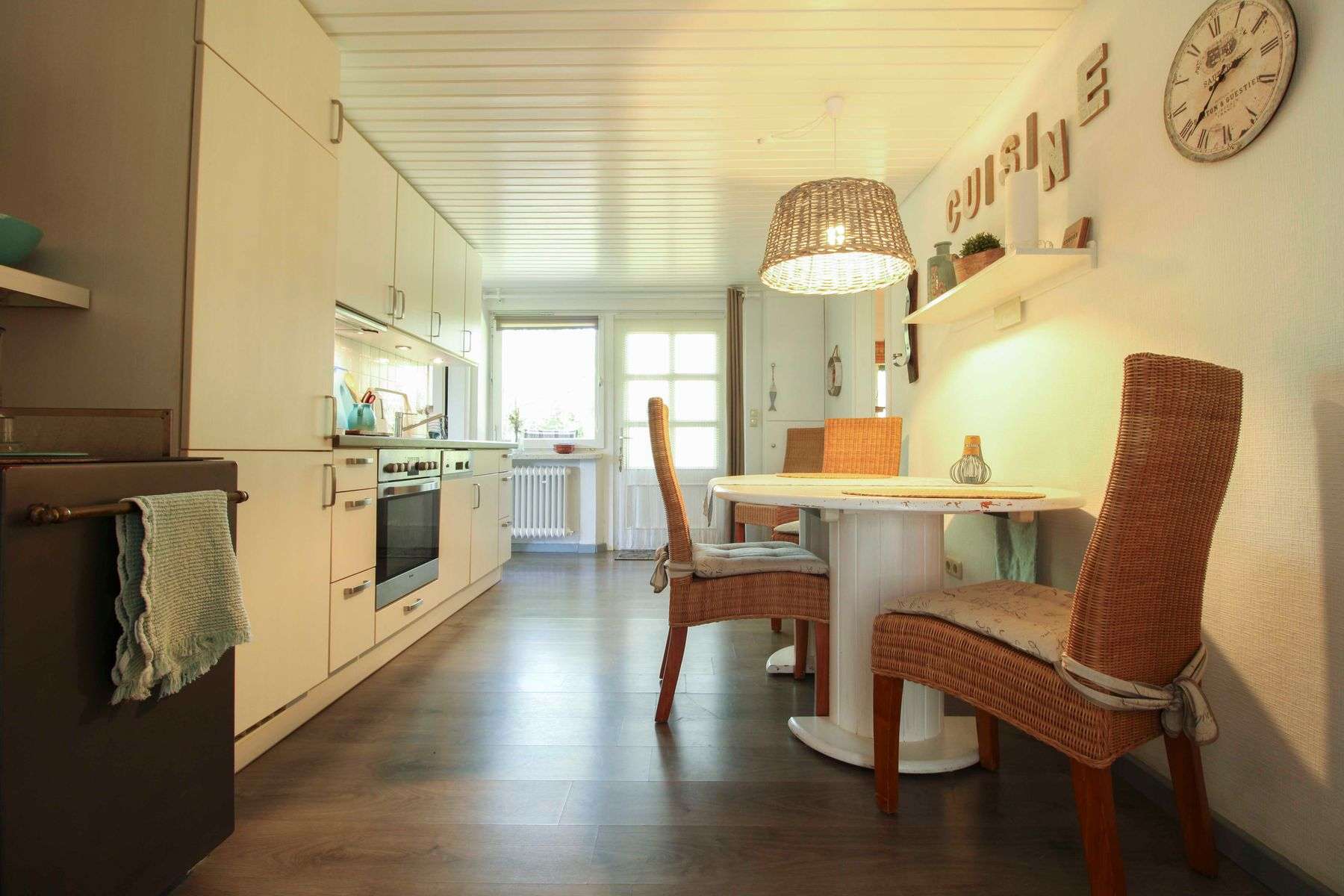 Immobilie in Wischhafen - Reetdachidylle in ruhiger Feldrandlage von Wischhafen - Landhaus mit Ferienwohnung - Bild 3