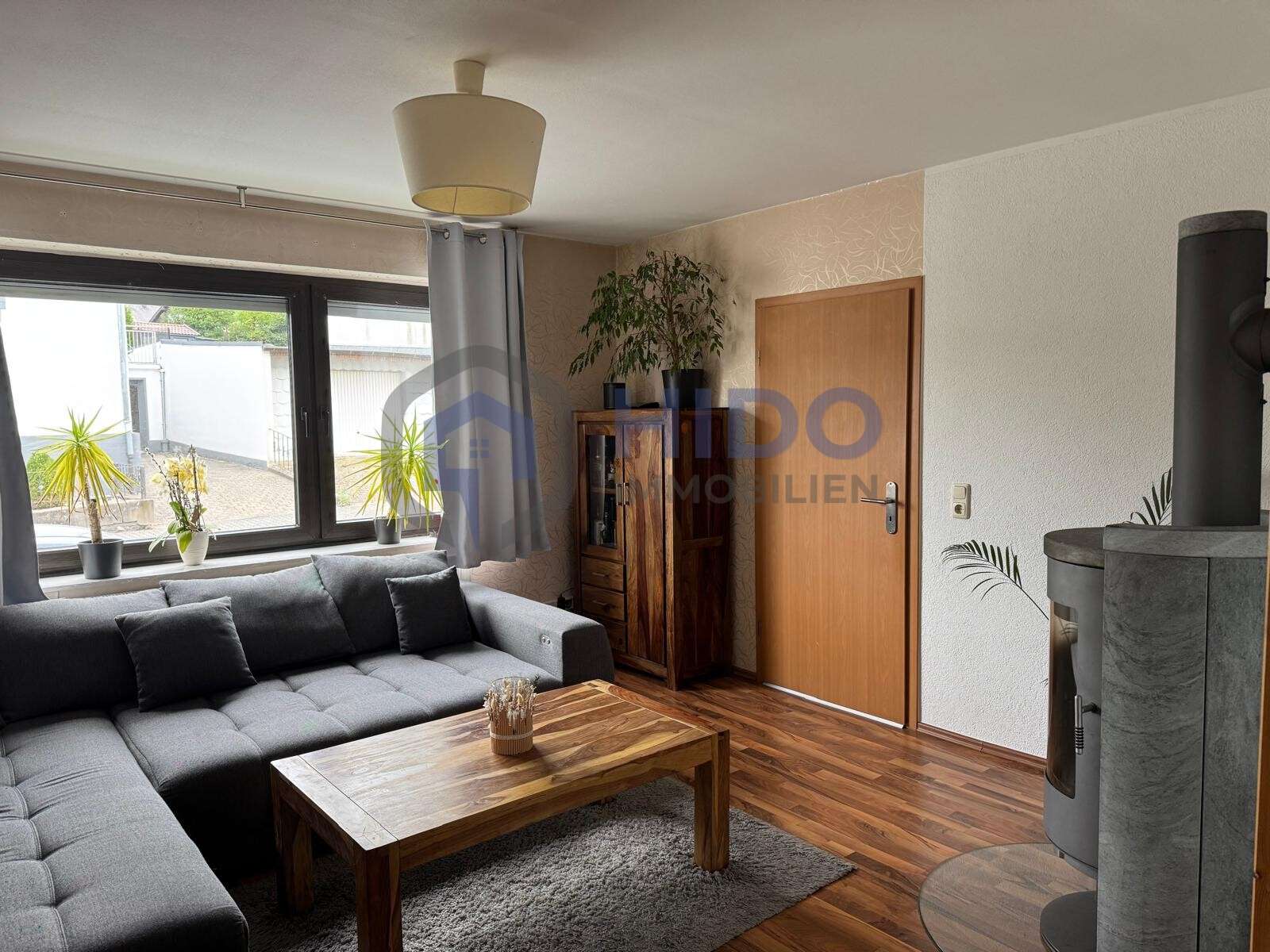 Immobilie in Leuterod - Modernisierte Doppelhaushälfte mit 3 Wohneinheiten in Leuterod - Bild 1