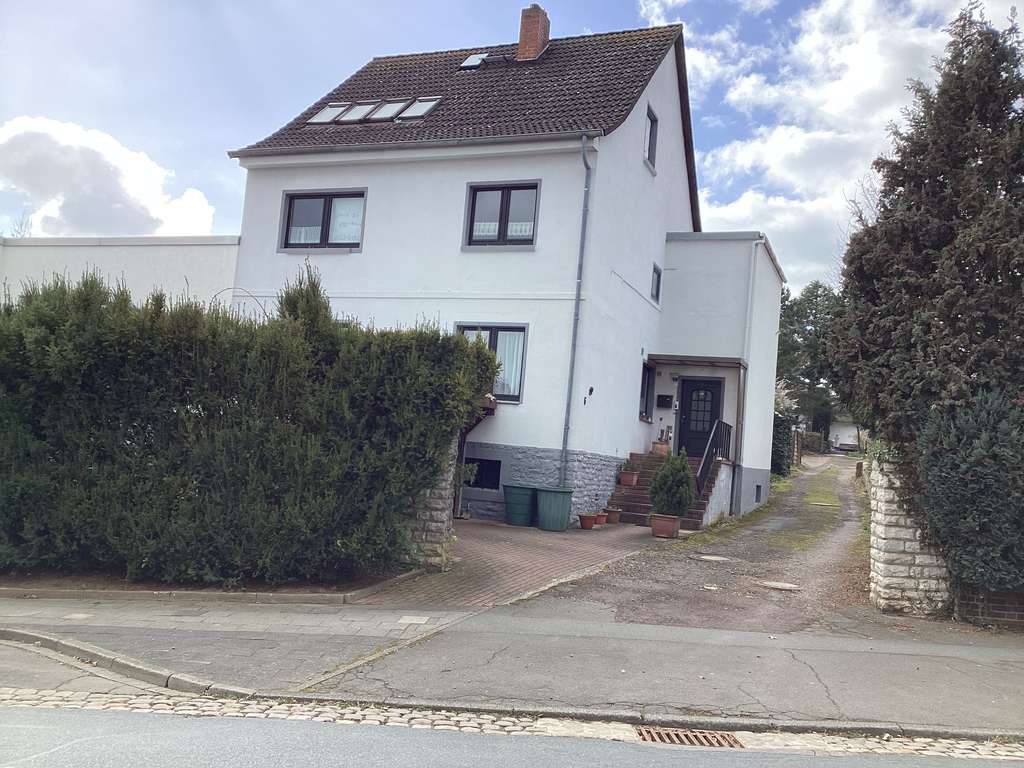 Immobilie in Schöningen - Geräumiges 6-Zimmer Haus mit Carport  in Schöningen - Bild 0