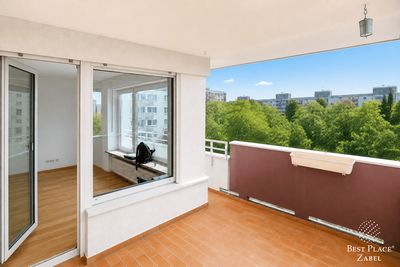 Geräumige 3-Zimmer-Wohnung mit Loggia, TG-Stellplatz und Aufzug