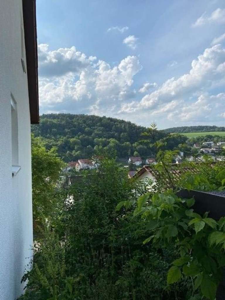 Immobilie in Mönsheim - Einfamilienhaus mit Garage in herrlicher Aussichtslage - Bild 2