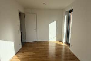 Schöne 3-Zimmer Wohnung mit Balkon in super Lage direkt an der Elbe – Im Elbbahnhof 16, 39104 Altstadt, Magdeburg – Vorschaubild 9