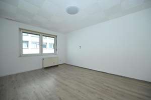 Zentrumsnahe 3-Zimmer-Wohnung mit Balkon - sofort verfügbar!
    Nürnberg - Tafelfeldstraße – Die vollständige Adresse der Immobilie erhältst du vom Anbieter., 90443 Steinbühl, Nürnberg – Vorschaubild 3