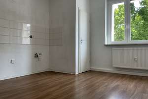 Zentrale 2-Zimmer-Wohnung mit Balkon zur Hofseite! – Steeler Str. 394, 45138 Huttrop, Essen – Vorschaubild 3