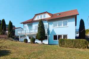 Viel Platz für Ihre individuellen Wünsche: Top-Gepflegtes Wohnhaus mit Büro-/Praxismöglichkeit – Tuttlingen (Kreis) – Vorschaubild 2