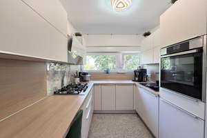 Schicke und bezugsfertige 4-Zimmer-Wohnung mit Küche und Balkon – Die vollständige Adresse der Immobilie erhältst du vom Anbieter., 40589 Holthausen, Düsseldorf – Vorschaubild 3