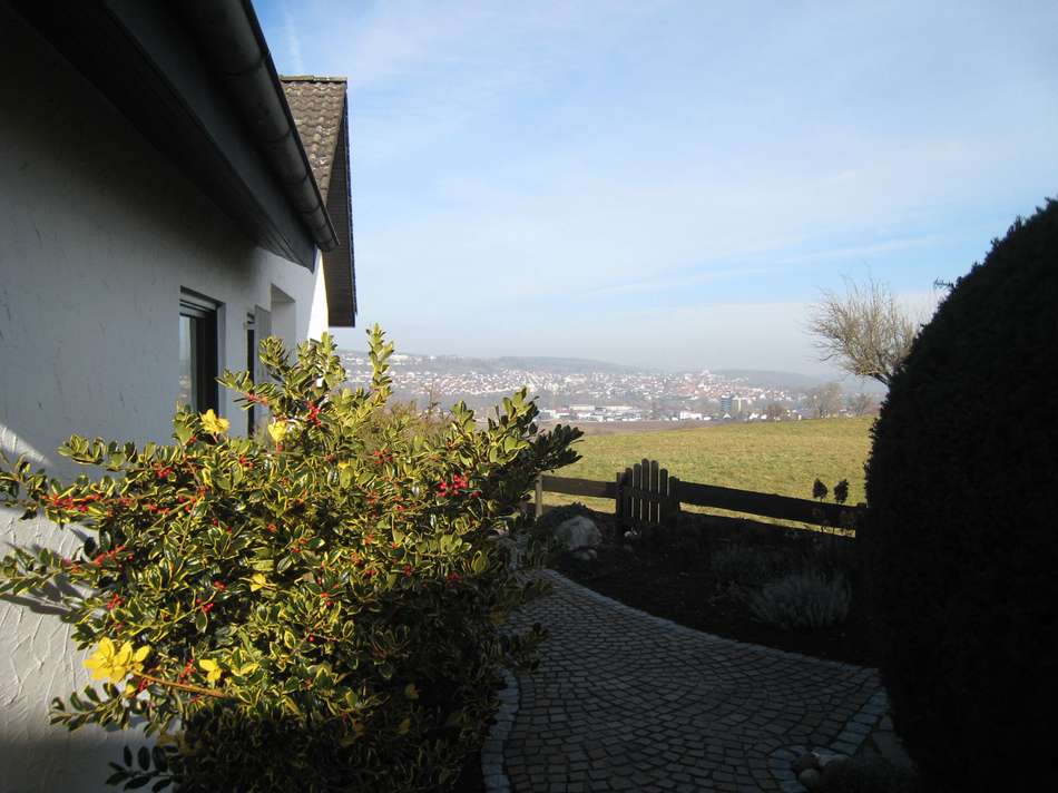 Randlage mit Fernsicht