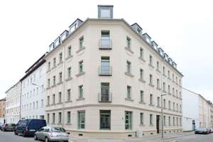 Bezugsfreie ETW! + Dunkles Parkett + Fußbodenheizung + Loggia + Tageslichtbad + Wanne & Dusche