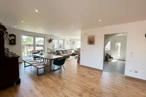 Exklusives Einfamilienhaus mit großer Doppelgarage, schönem Gartenbereich und Smart-Home-Komfort – Heinsberg (Kreis) – Vorschaubild 10